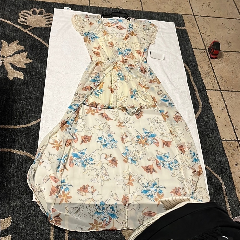 City Triangles Floral Print Ruffle Sleeve Dress